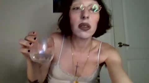 sweet_harvey online show from April 14, 11:43 pm