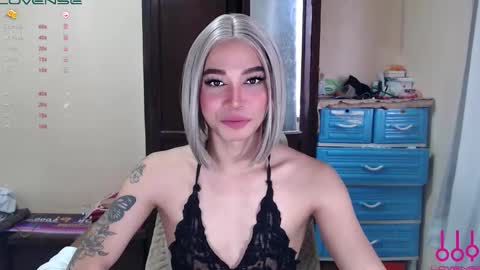 sweetkatniss online show from November 9, 3:29 am