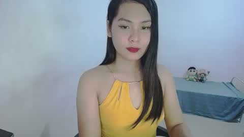 YVONNE online show from December 28, 9:51 pm