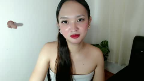 lilcherry online show from June 12, 7:07 am