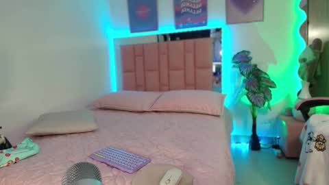 SweetLune online show from September 27, 9:24 pm