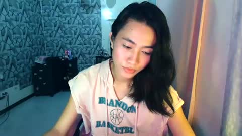 sydnyxox1 online show from August 5, 7:14 am