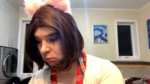 Sylvia online show from December 9, 7:50 am