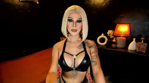 LuciiPearl online show from July 3, 7:47 am