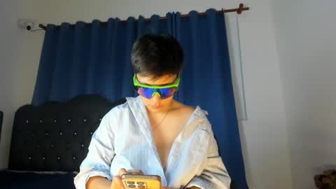 taveko_soler online show from April 6, 7:03 pm