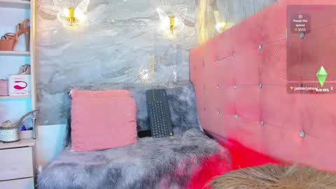 Taylor Sanz online show from March 8, 8:39 am