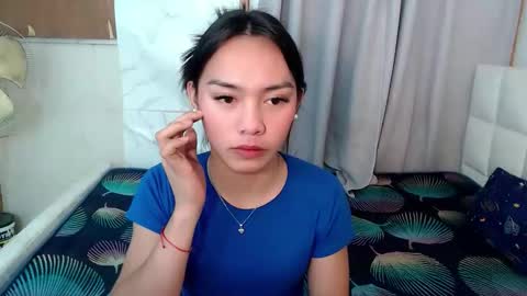 YOGIRL MAXINE online show from April 27, 4:38 pm