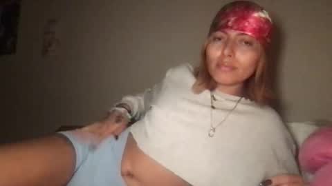 therain222 online show from November 18, 7:52 am