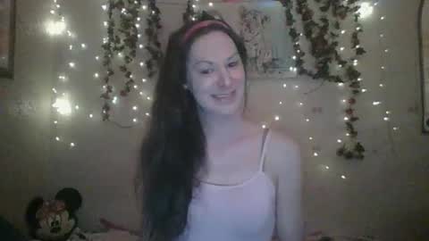 Snapshot of thesillymillie chatting on December 24, 1:38 am sillymillie0 online show from December 24, 1:38 am