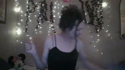 Snapshot of thesillymillie chatting on February 3, 11:15 pm sillymillie0 online show from February 3, 11:15 pm