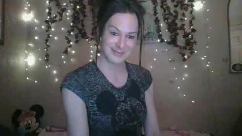 Snapshot of thesillymillie chatting on February 18, 3:53 am sillymillie0 online show from February 18, 3:53 am
