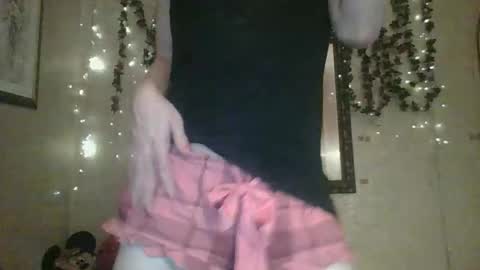 sillymillie0 online show from February 15, 11:25 pm