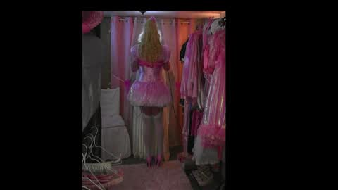 Tiffany Adams online show from December 19, 11:46 pm