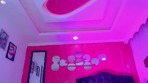 tiffanymackensyy69 online show from April 18, 10:10 pm