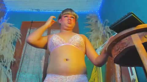 tiffanyy_deluxe online show from November 4, 1:43 pm