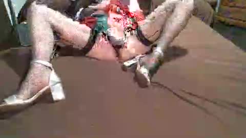 tinnavogler online show from December 4, 2:48 am