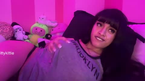 HOTTIE4U online show from April 18, 11:16 pm