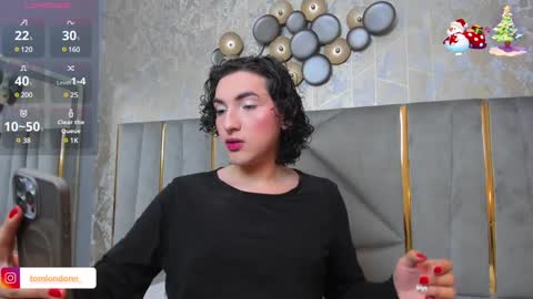Snapshot of tomlondon_ chatting on February 8, 11:44 am online show from February 8, 11:44 am