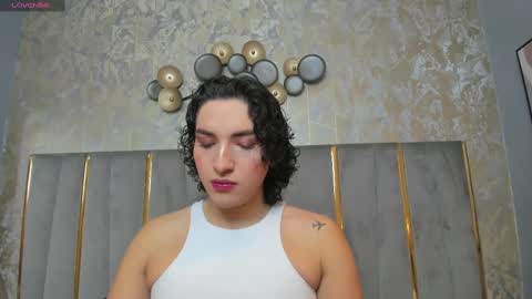 Snapshot of tomlondon_ chatting on February 15, 11:39 am online show from February 15, 11:39 am