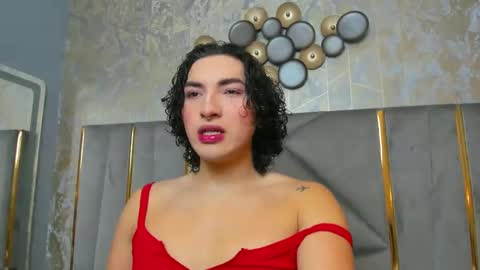 Snapshot of tomlondon_ chatting on February 17, 11:44 am online show from February 17, 11:44 am