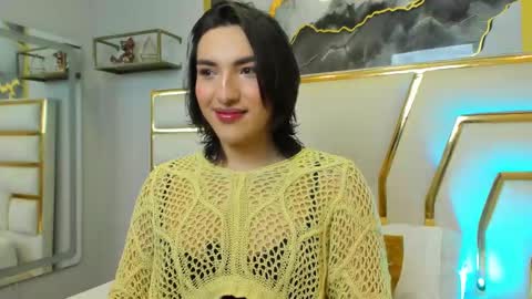 Snapshot of tomlondon_ chatting on March 5, 11:35 am online show from March 5, 11:35 am
