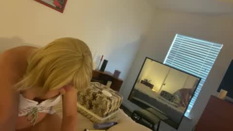 USA GURL online show from January 24, 9:05 pm