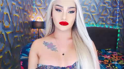 Snapshot of transplayfullolivia chatting on January 4, 10:46 pm KYLIE BELLA TS online show from January 4, 10:46 pm