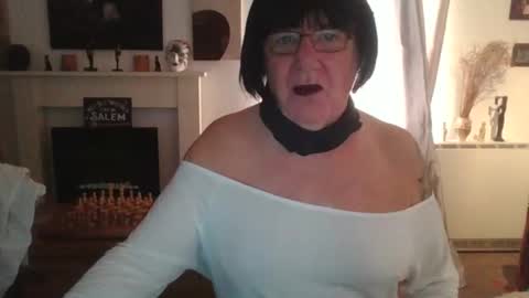 Snapshot of trinity1011 chatting on March 4, 7:30 am trinity1011 online show from March 4, 7:30 am