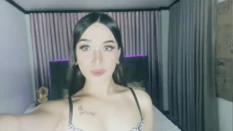 trixies_smiles online show from February 13, 2:28 am