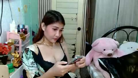 SHENA  online show from November 21, 4:52 pm