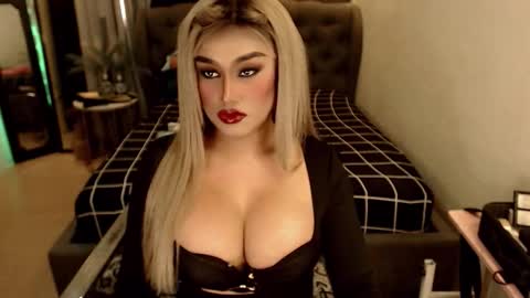 SEDUCTIVEmistresCUMS online show from January 16, 4:10 am