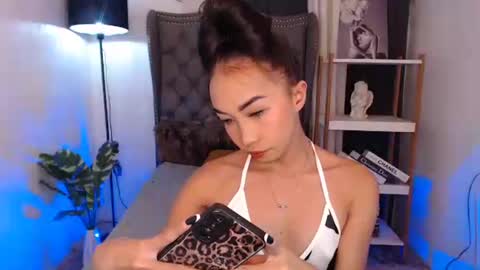 tskitty_girl online show from December 3, 4:39 am