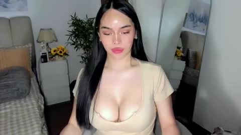 Graciella online show from April 13, 9:02 am