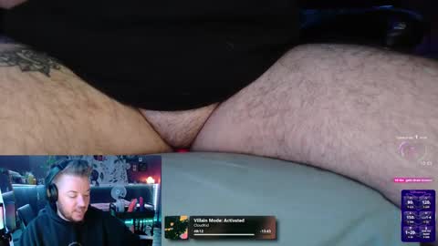 Snapshot of tuxedomasc95 chatting on October 22, 1:40 am Alfie online show from October 22, 1:40 am