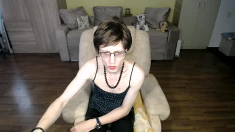 Clementine online show from April 6, 8:25 am