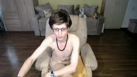 Clementine online show from April 18, 11:01 am