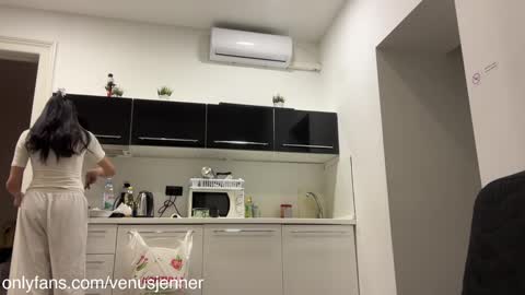 REIGNEASIA online show from January 10, 8:59 pm