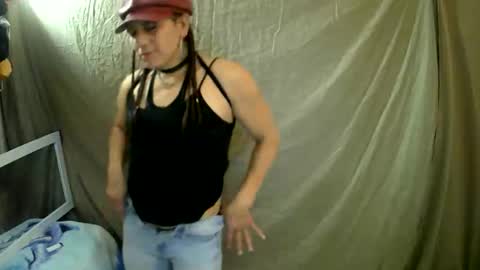 Azelia B online show from June 8, 2:05 pm