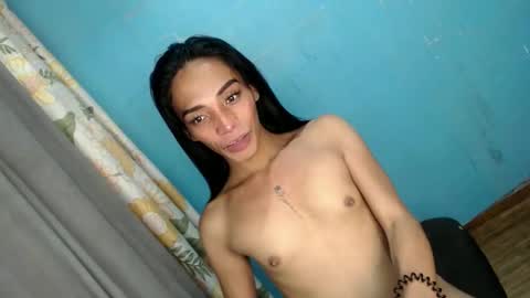 Snapshot of uncut_queen chatting on October 22, 1:07 am LOVELY JANE online show from October 22, 1:07 am