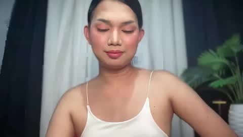 Lily online show from May 28, 11:19 am