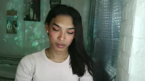 Ms. Criza online show from November 18, 2:22 am