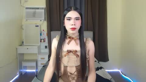 urfavenicole online show from August 9, 1:56 am