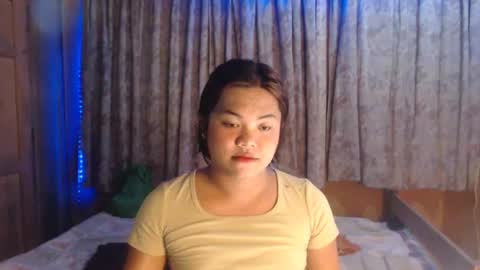 urhottie_bella online show from February 6, 3:48 am