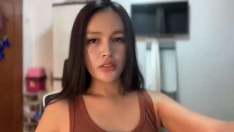 Snapshot of urkatiecookie chatting on October 6, 12:43 am Amira online show from October 6, 12:43 am