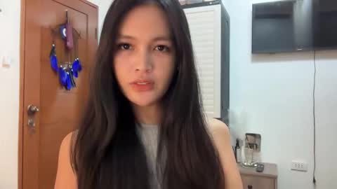 Snapshot of urkatiecookie chatting on October 7, 12:44 am Amira online show from October 7, 12:44 am