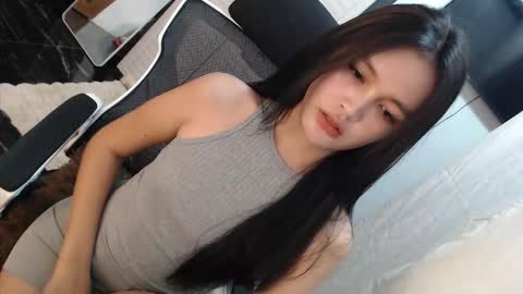 Snapshot of urkatiecookie chatting on October 14, 1:50 am Amira online show from October 14, 1:50 am