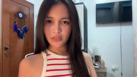 Snapshot of urkatiecookie chatting on October 15, 2:33 am Amira online show from October 15, 2:33 am