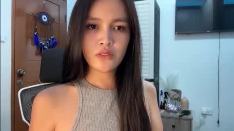 Snapshot of urkatiecookie chatting on October 17, 2:48 am Amira online show from October 17, 2:48 am