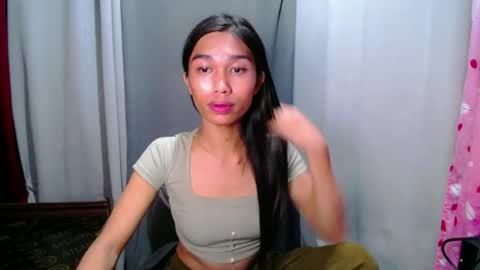 urloverjasmine_xx online show from June 26, 12:31 pm
