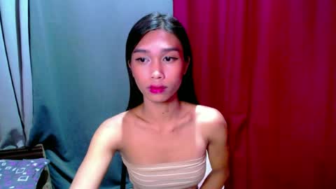 urloverjasmine_xx online show from July 10, 6:12 pm
